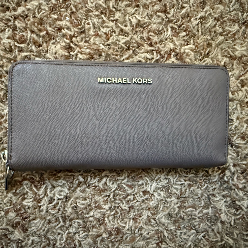 Michael kors wallet